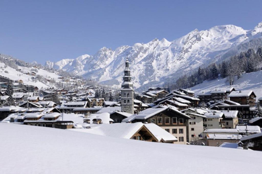 Chalet-Hotel Du Borderan La Clusaz Exteriör bild